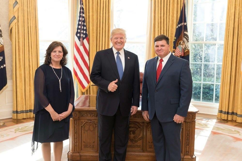 john and laurie bridgers of cajun navy 2016 with president trump